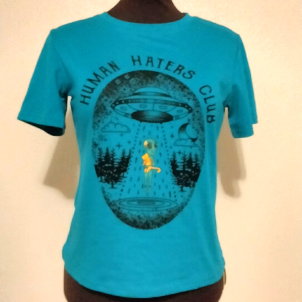 NWT SheIn alein and letter graphic t-shirt S-m.